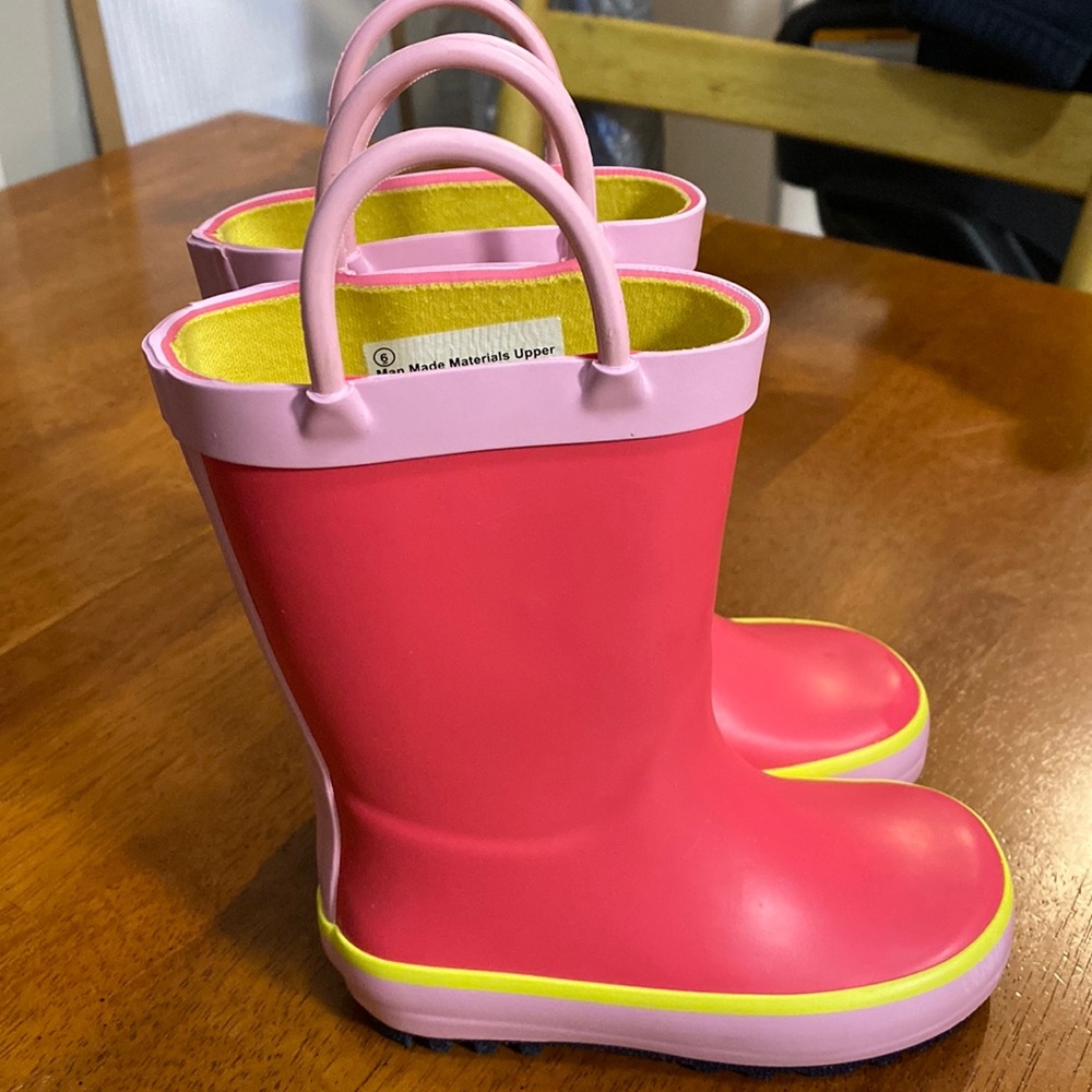 Toddler rain boots ☔️